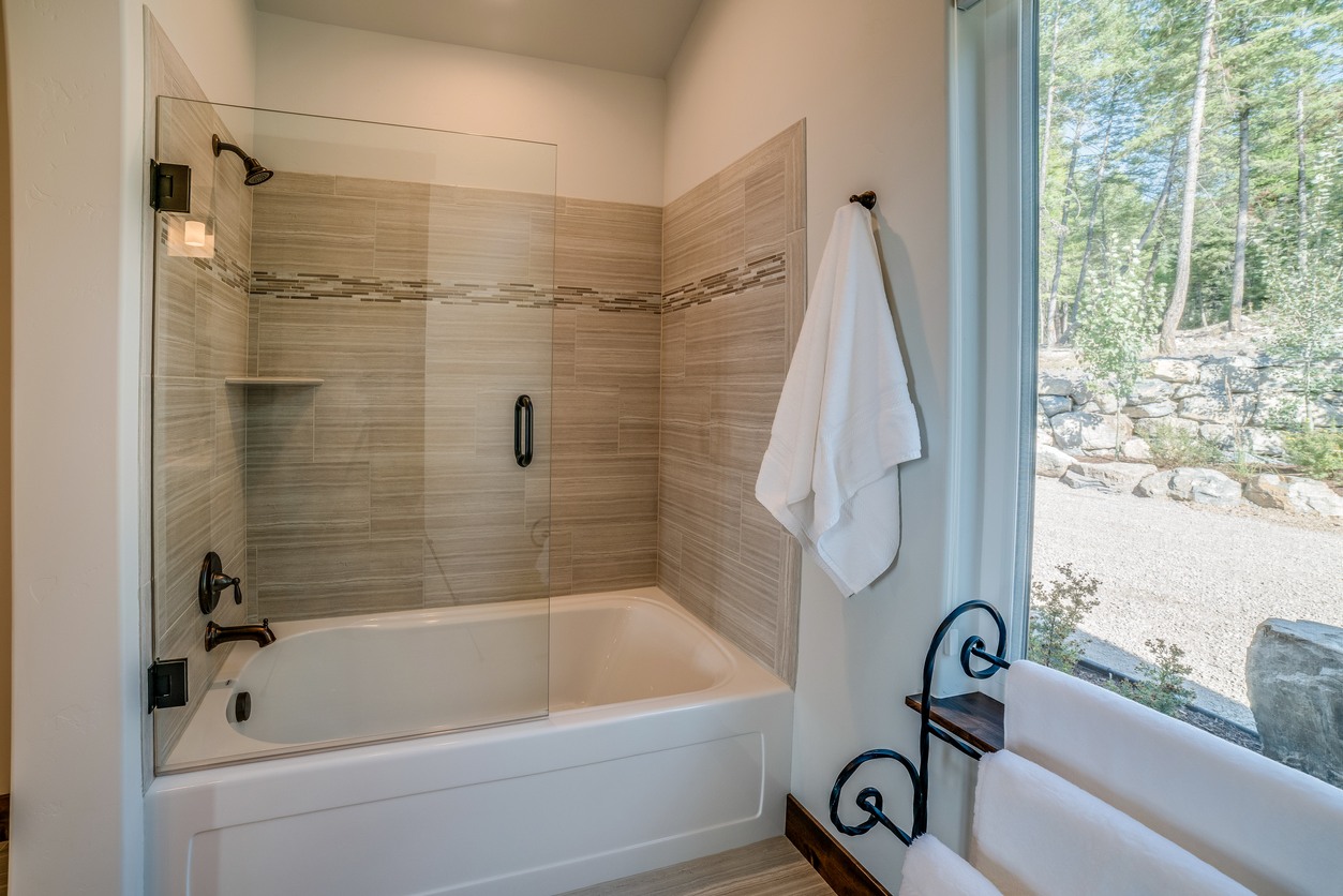 Shower & Tub Installation in Makawao